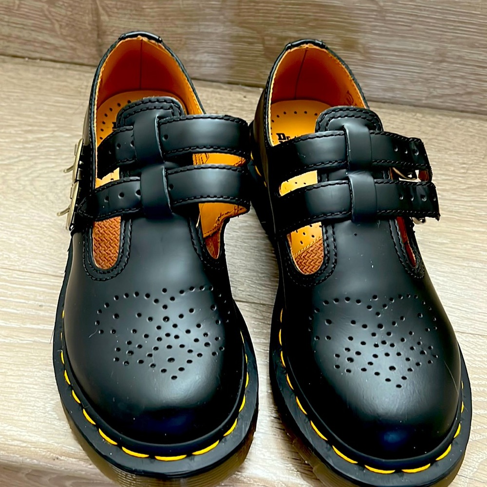 Dr. Martens - Mary Jane style - Size 6 (Only worn once)